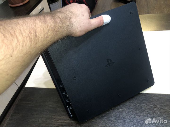 Sony PS4 Slim 1Tb