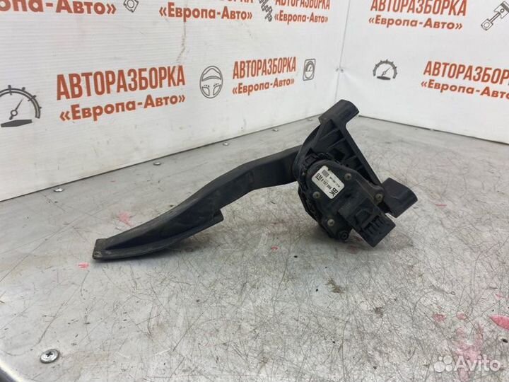 Педаль газа Opel Astra H купе 1.6 Л 2007
