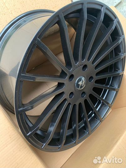 R21 Tourador Winter Pro TSU1 285/40, PCD 5x130 DIA 71.6