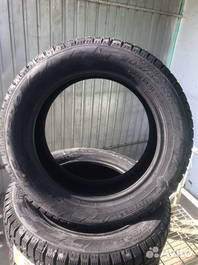 Pirelli Ice Zero 205/55 R16