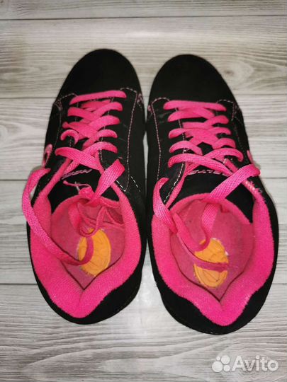 Роликовые кроссовки Heelys