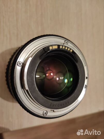 Canon EF 85mm 1.8 USM