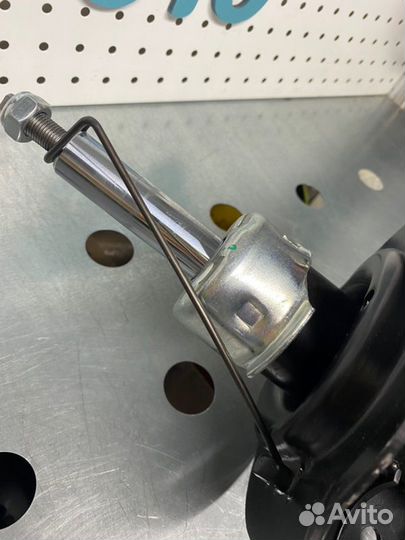 Амортизатор передний правый Kia Ceed