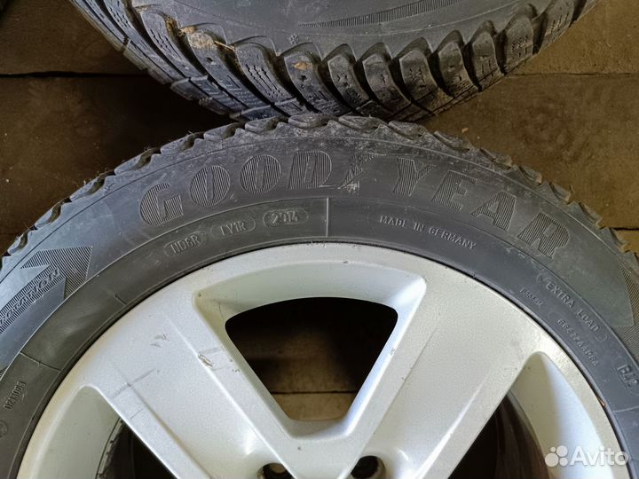 Goodyear Ultragrip Ice Arctic 225/55 R16 99T