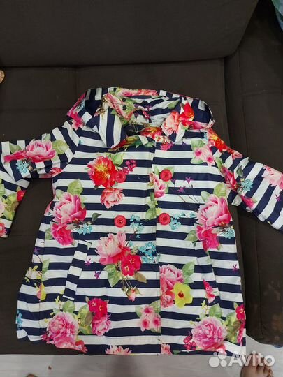 Продам плащик фирмы акула
