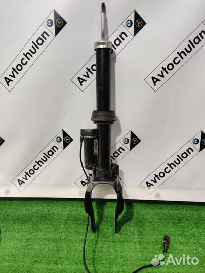 Амортизатор передний правый Mercedes-Benz