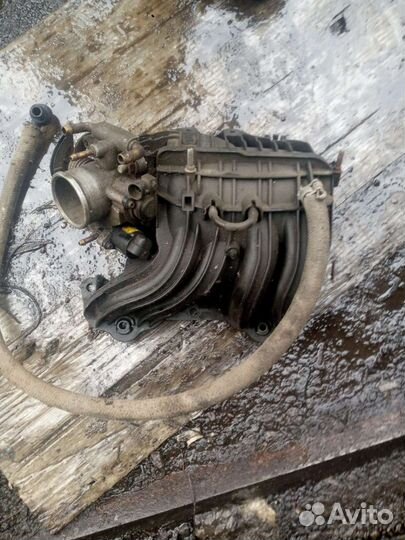 Впускной коллектор Лада Калина