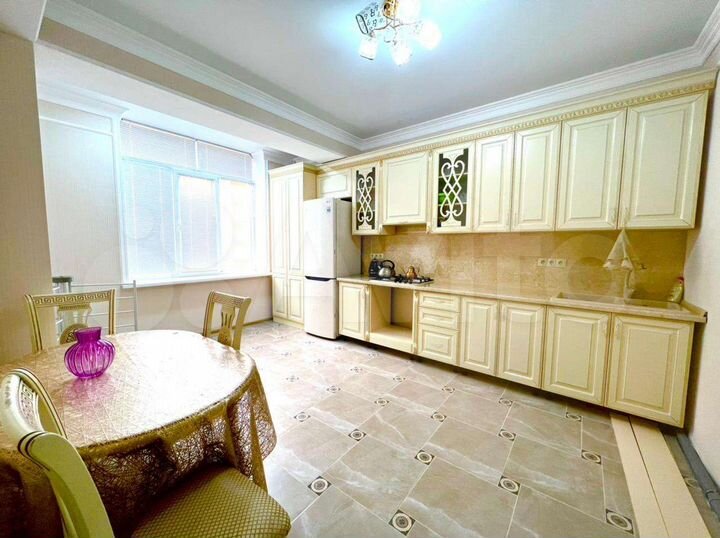 2-к. квартира, 60 м², 4/9 эт.