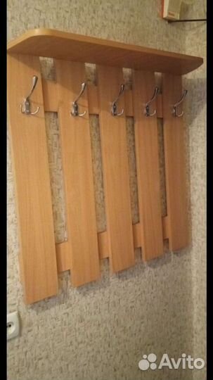 Вешалка настенная в прихожую