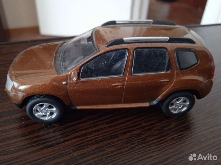 Модель Renault Duster масштаб 1:43
