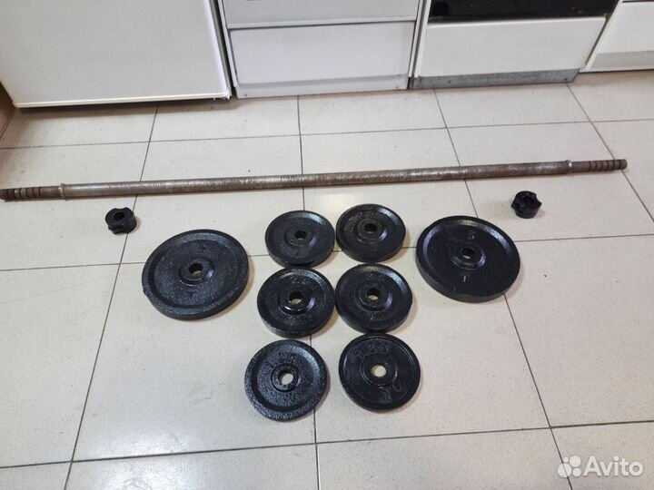 Спортивные блины и штанга 27 кг имерно общий вес