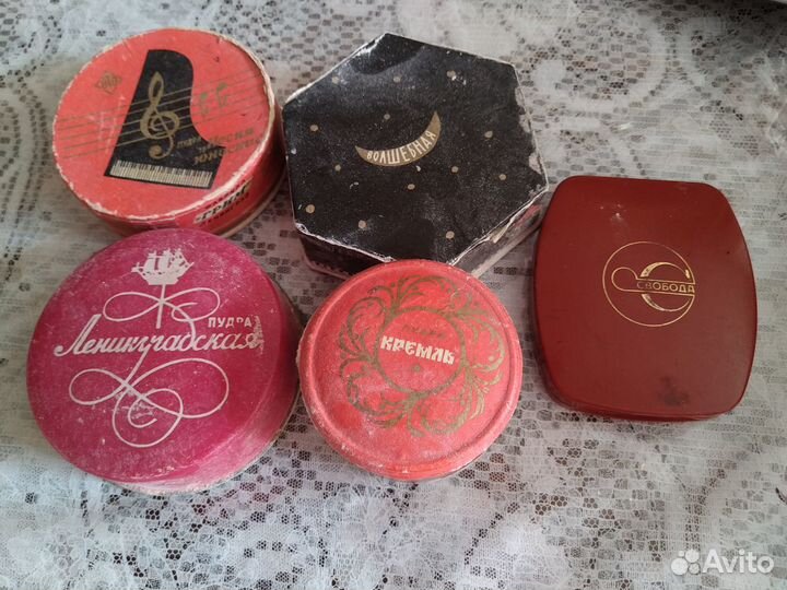 Пудренницы и тени советские