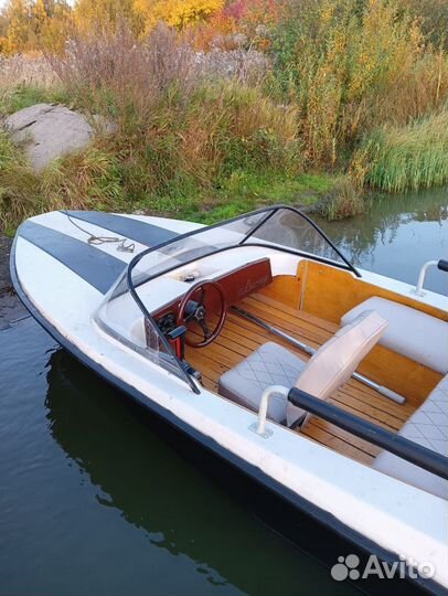 Катер с мотором