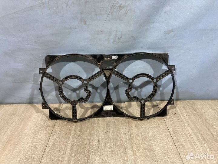 Диффузор радиатора Chevrolet Niva 21236 2009