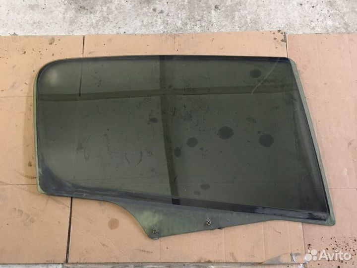 Стекло заднее правое Peugeot 307 (3086)