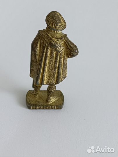 Киндер сюрприз мушкетёр