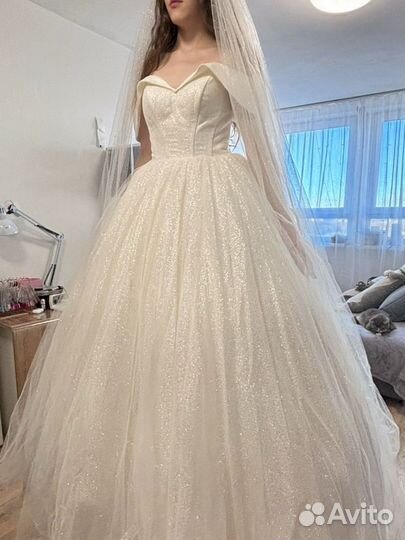 Свадебное платье 44 46 бу