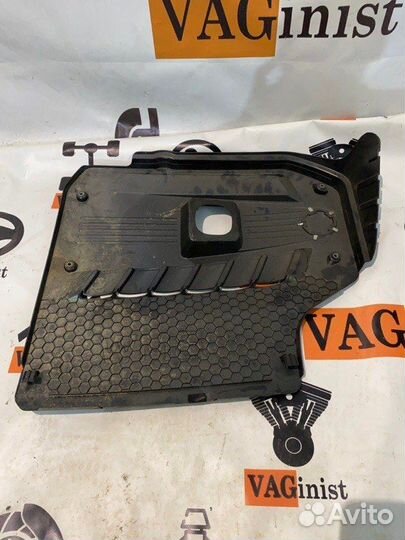 Декоративная крышка двигателя Bmw F10 3.0 2011