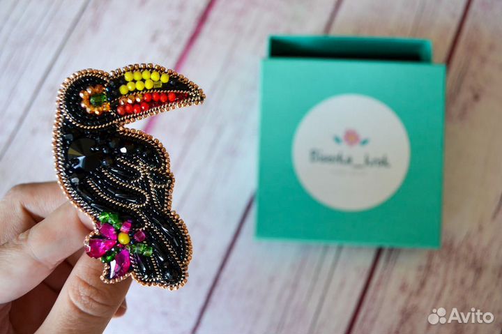 Брошь из бисера