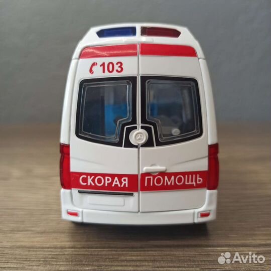 Машинки металлические скорая помощь инерционная
