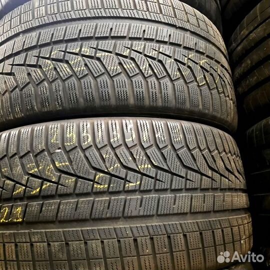 Hankook Winter I'Cept Evo2 W320A SUV 295/35 R23