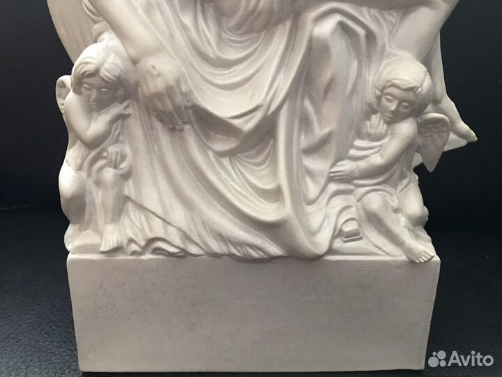 Редкая фарфоровая скульптура Пьета Оплакивание Иис