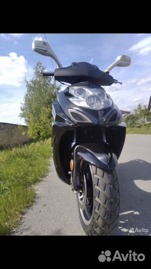 Продам скутер 150 кубов