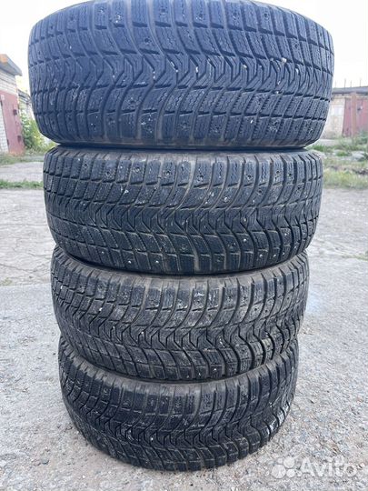 Michelin Latitude X-Ice North 3 215/55 R16 97T