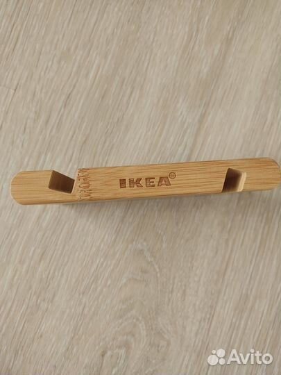 Подставка Икеа из бамбука для телефона и планшета