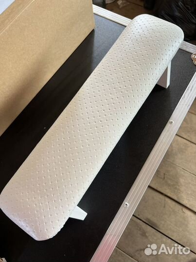 Подставка для рук маникюр