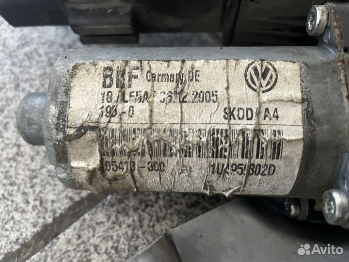 Стеклоподъемник передний правый/левый Octavia A4