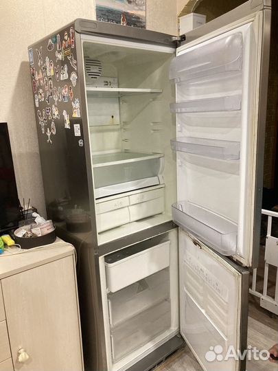 Холодильник бу Ariston