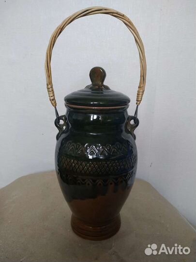 Продается глиняный кувшин с ручкой