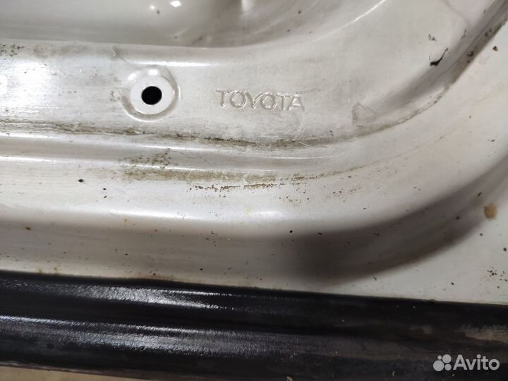 Дверь передняя правая Toyota Estima