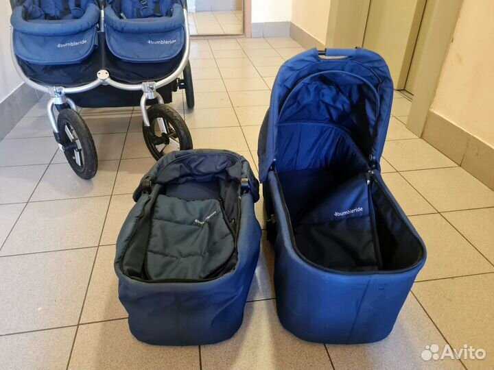 Коляска для двойни bumbleride
