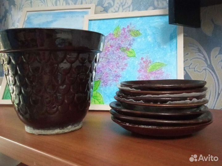 Керамический горшок для цветов и 7 поддонов