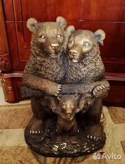 Медведи из мраморной крошки с бронзовым напылением