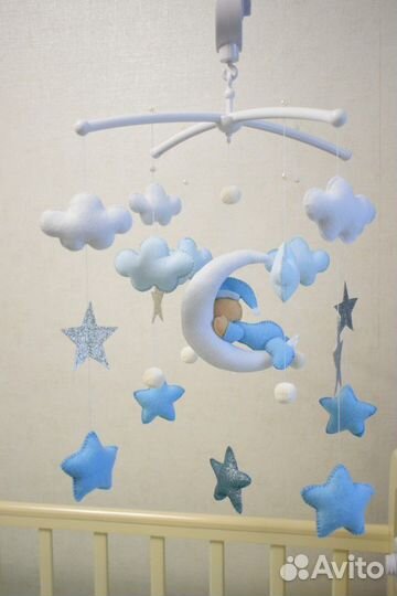 Мобиль в кроватку из фетра