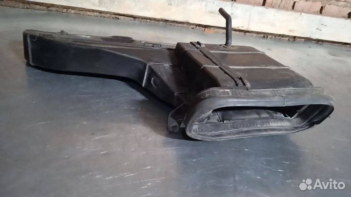 Воздухозаборник Ford Transit 7 2008 6C1118713B