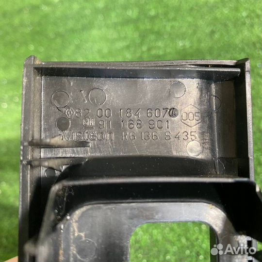 Накладка декоративная Renault Trafic 2.5 2005