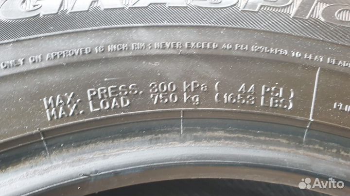 Dunlop Graspic DS3 215/65 R16