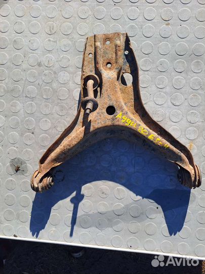 Рычаг передний. Ауди 80. Б - 3