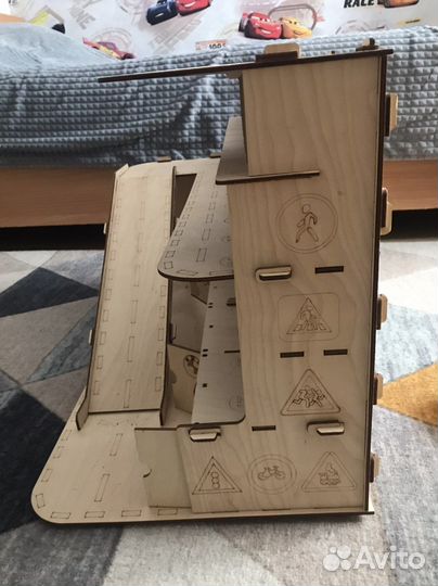 Парковка гараж для машинок деревянная