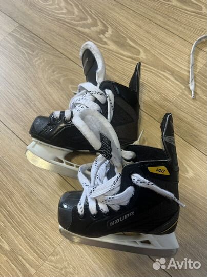 Хоккейные коньки bauer