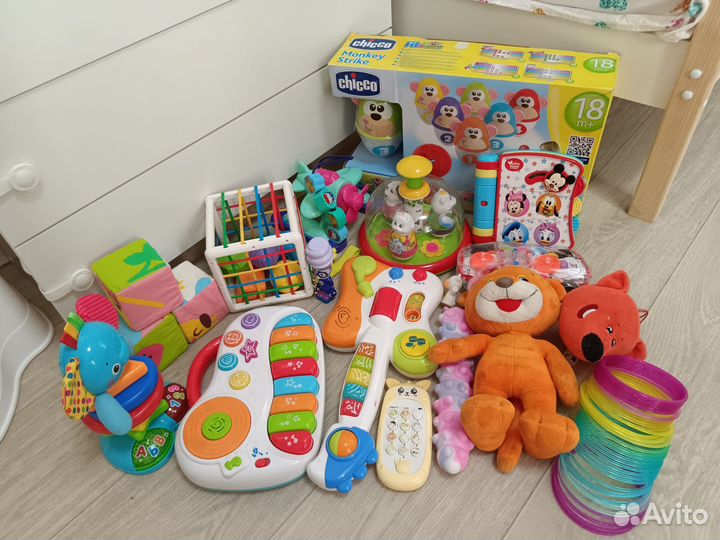 Развивающие игрушки /для малышей пакетом
