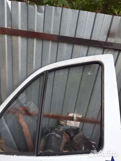 Стекло боковое на газель, передние
