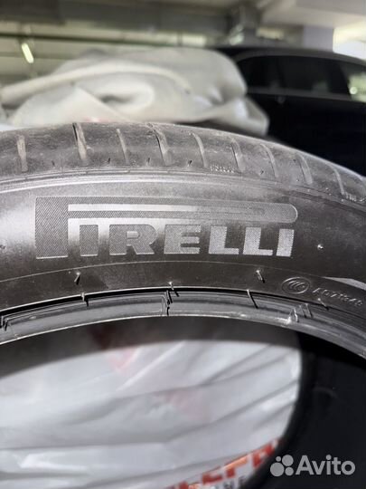 Pirelli P Zero 285/40 R22 и 325/35 R22