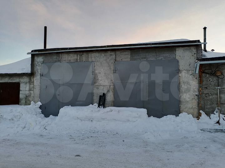 Гараж, > 30 м²