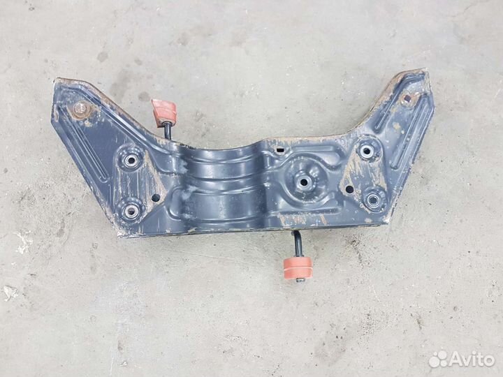 Подрамник передний Skoda Fabia 2 1.2