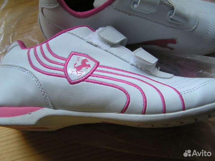 Кроссовки для девочки новые
